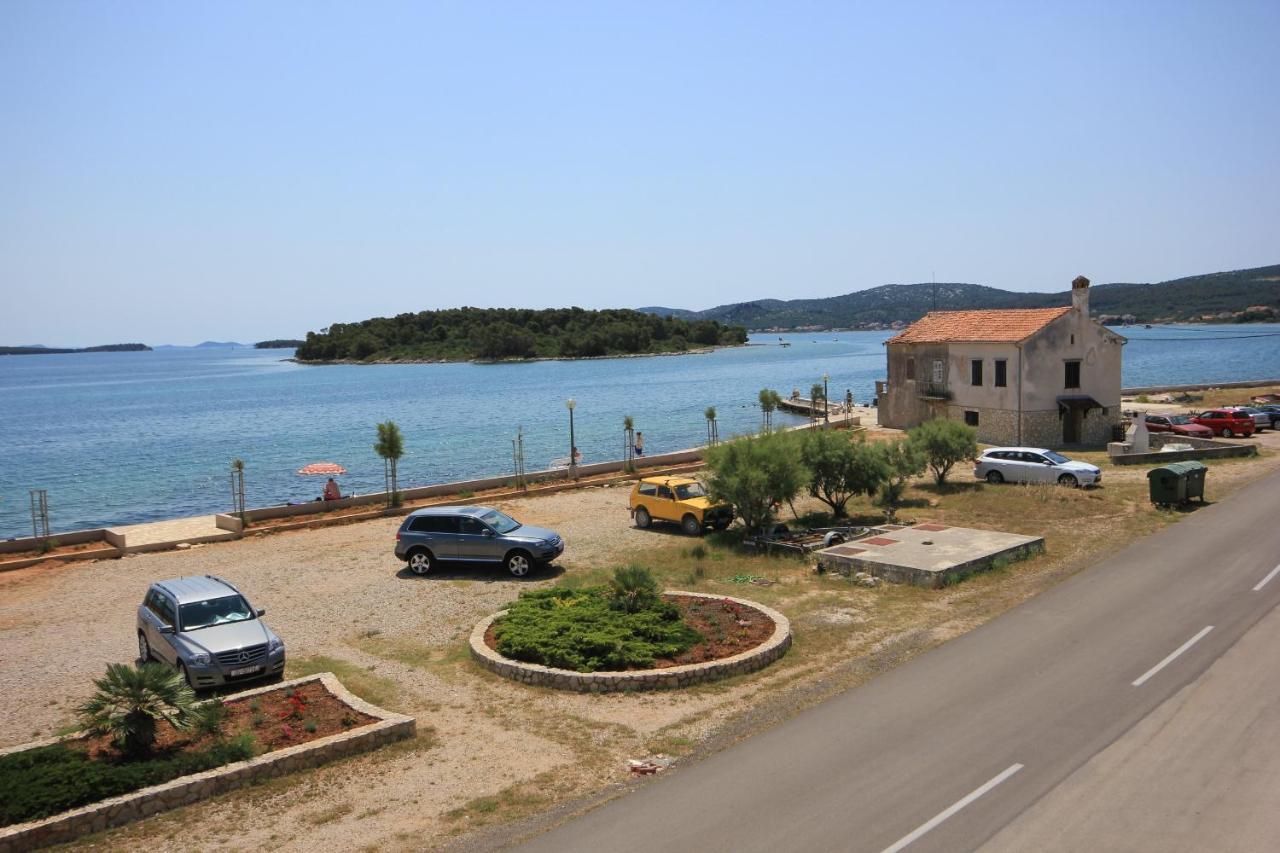 Rooms By The Sea Pasman - 8223 Exteriér fotografie